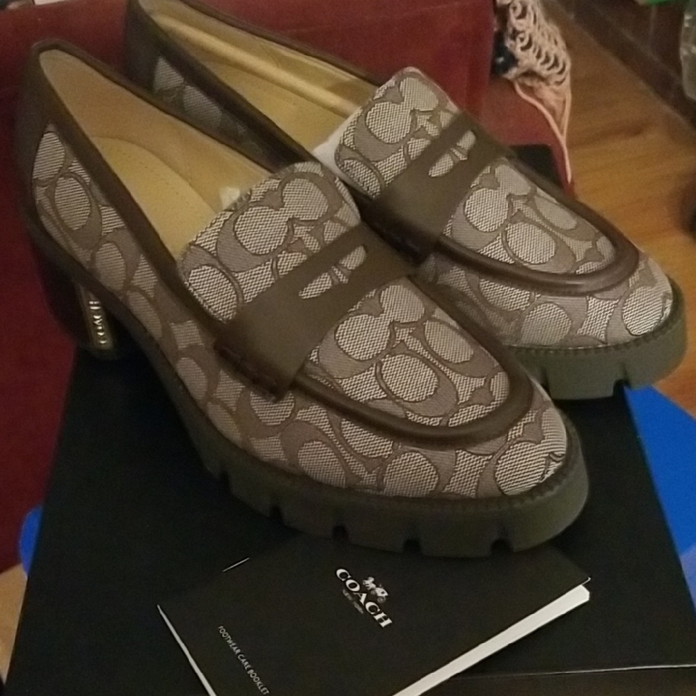 New In Box!Coach CORA LOAFERS with Modern Lug Sole.🍭🍬🧨